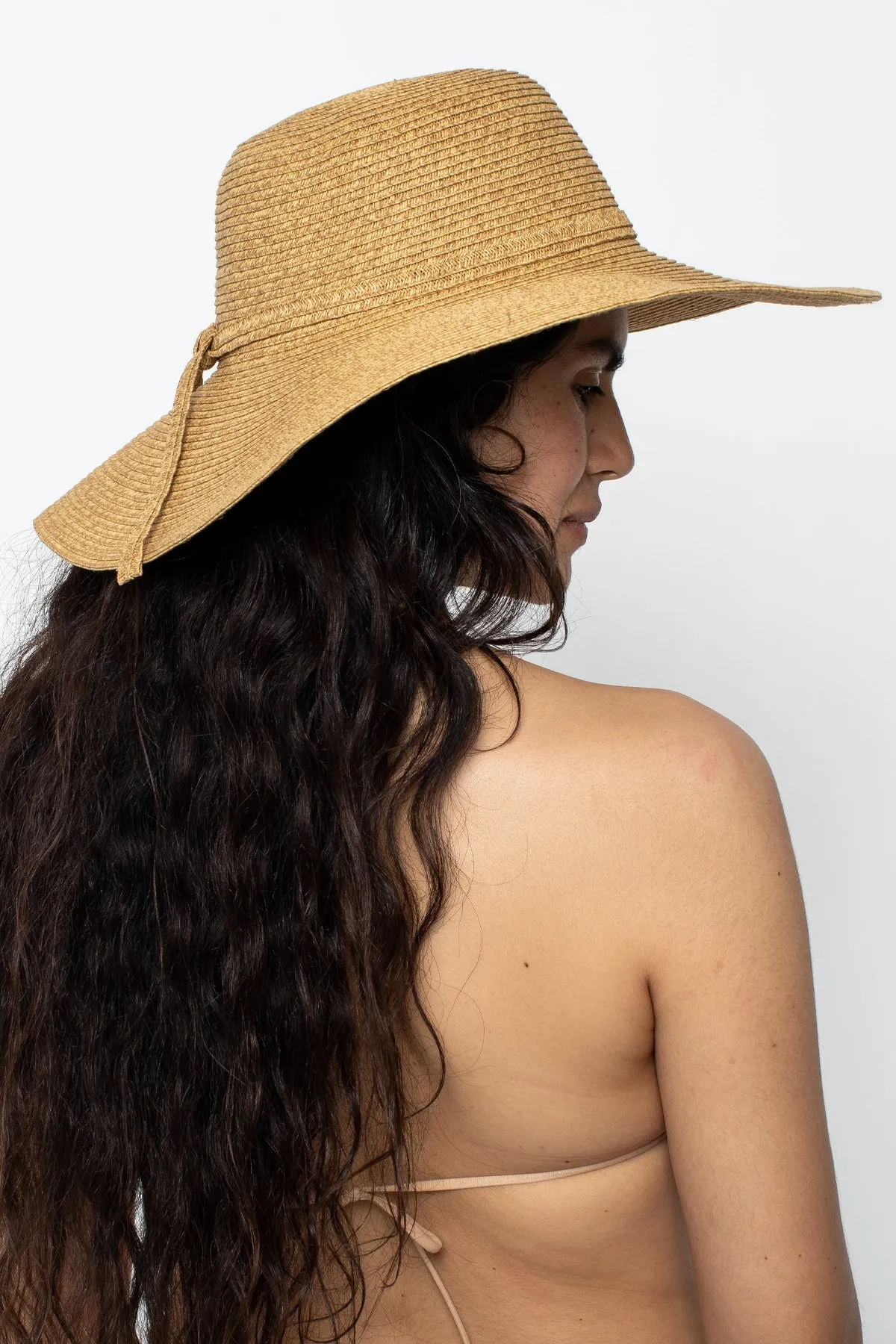 HAT09 - Large Straw Hat